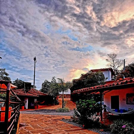 La Loma Hotel บาริชารา ภายนอก รูปภาพ