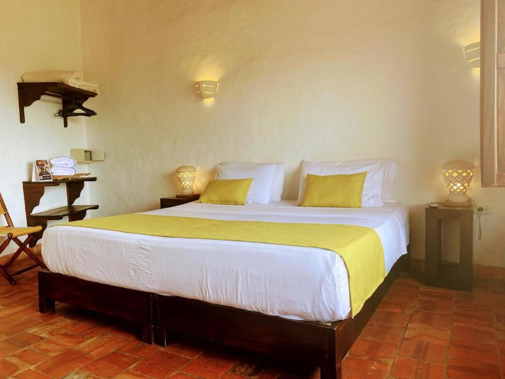 La Loma Hotel บาริชารา ภายนอก รูปภาพ