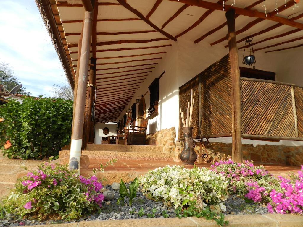 La Loma Hotel บาริชารา ภายนอก รูปภาพ