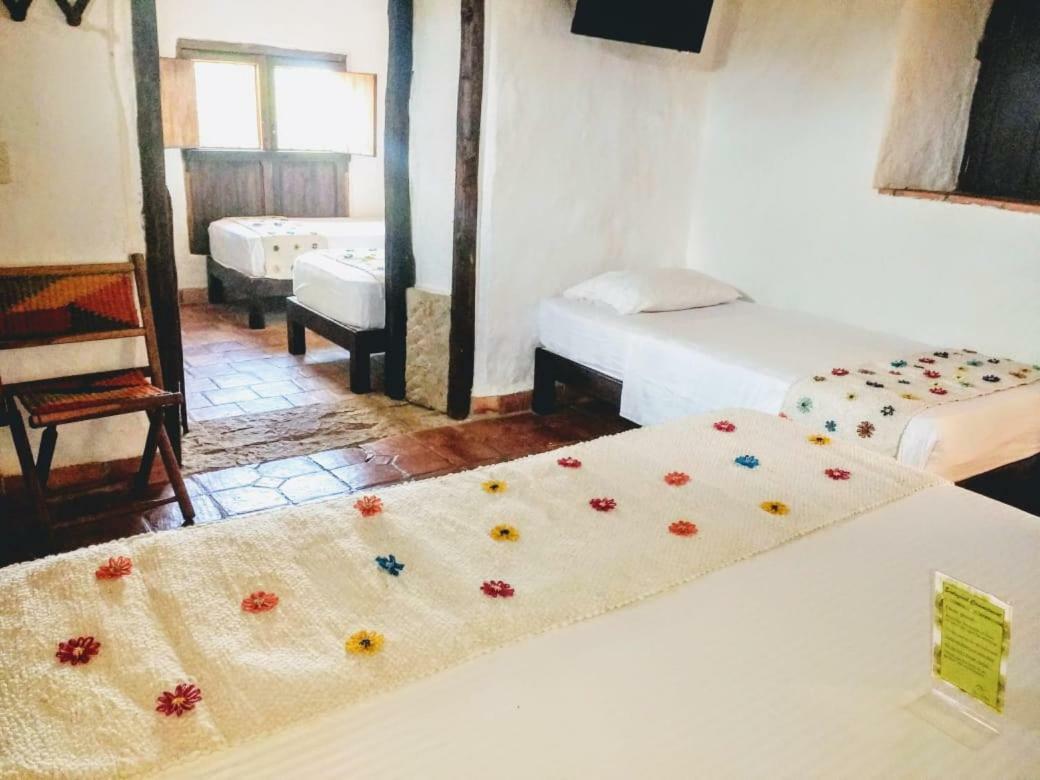 La Loma Hotel บาริชารา ภายนอก รูปภาพ