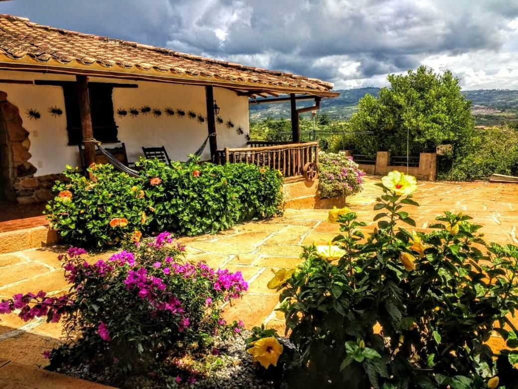 La Loma Hotel บาริชารา ภายนอก รูปภาพ