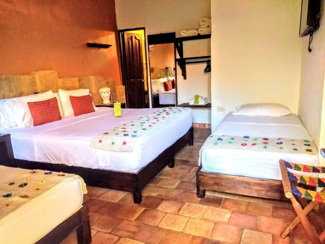 La Loma Hotel บาริชารา ภายนอก รูปภาพ